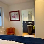 In - & Quiet - Terrace And Large Windows - Incl Parking, Fast Wifi, Box-spring Bed, Washer & Dryer, Netflix Apartmán Kranenburg (North Rhine-Westphalia)