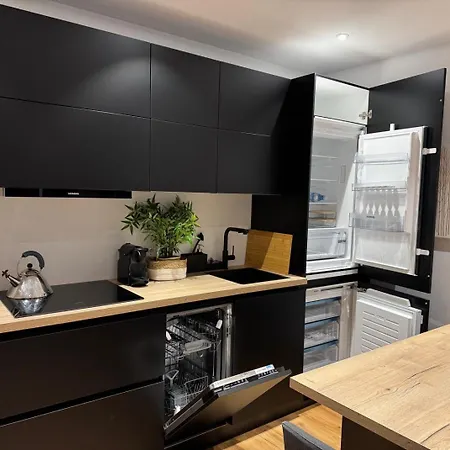 In - & Quiet - Terrace And Large Windows - Incl Parking, Fast Wifi, Box-spring Bed, Washer & Dryer, Netflix Kranenburg (North Rhine-Westphalia)