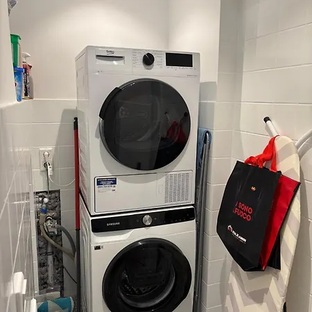 Appartement In - & Quiet - Terrace And Large Windows - Incl Parking, Fast Wifi, Box-spring Bed, Washer & Dryer, Netflix