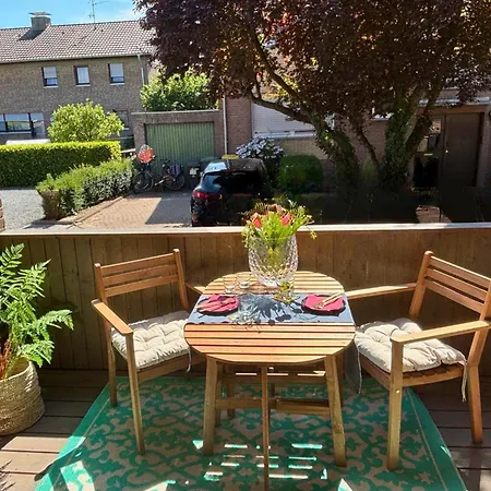 Apartment In - & Quiet - Terrace And Large Windows - Incl Parking, Fast Wifi, Box-spring Bed, Washer & Dryer, Netflix *