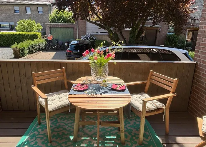 In - & Quiet - Terrace And Large Windows - Incl Parking, Fast Wifi, Box-spring Bed, Washer & Dryer, Netflix Appartement *