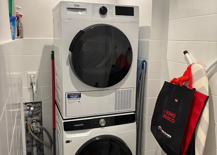 Apartment In - & Quiet - Terrace And Large Windows - Incl Parking, Fast Wifi, Box-spring Bed, Washer & Dryer, Netflix