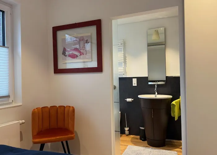 In - & Quiet - Terrace And Large Windows - Incl Parking, Fast Wifi, Box-spring Bed, Washer & Dryer, Netflix